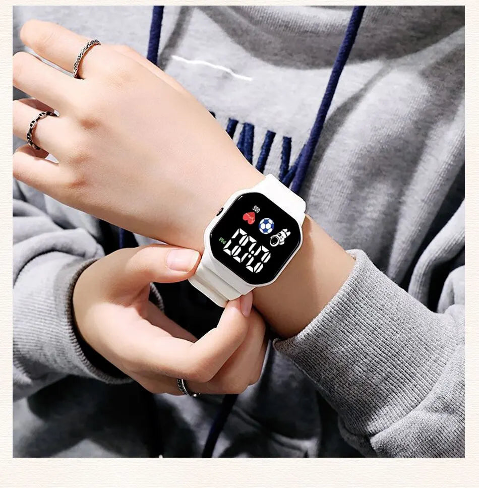 Sports Watch For Women And Men Electronic LED Digital Watch Fashion Casual Simple Silicone Female Watch Electronic Clock