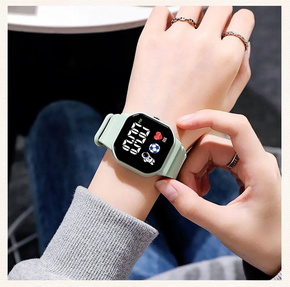 Sports Watch For Women And Men Electronic LED Digital Watch Fashion Casual Simple Silicone Female Watch Electronic Clock